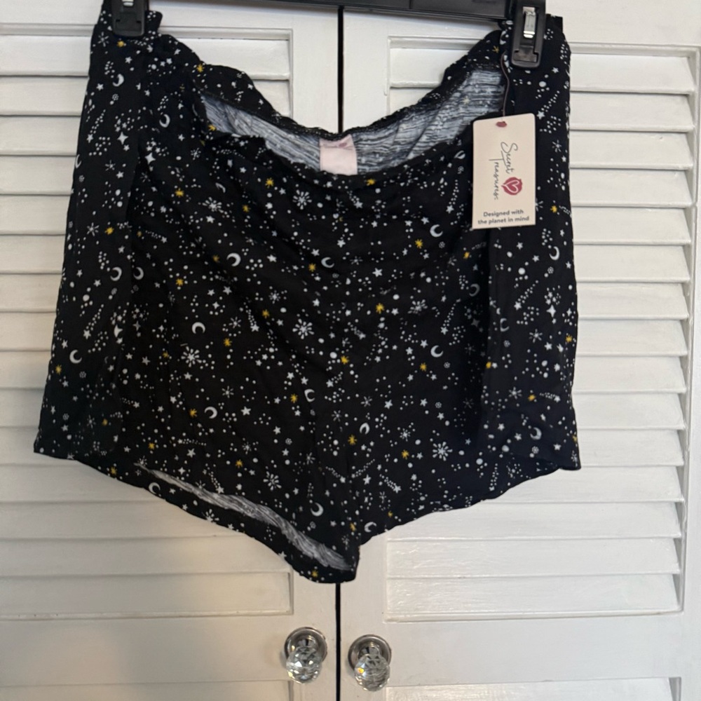 Secret Treasures Black Celestial Women's Shorts - Picture 3 of 4